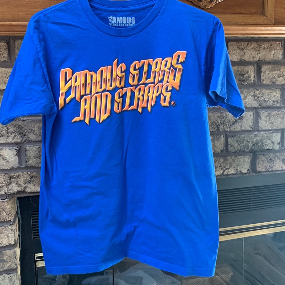 “Famous stars and straps” mens tee size large